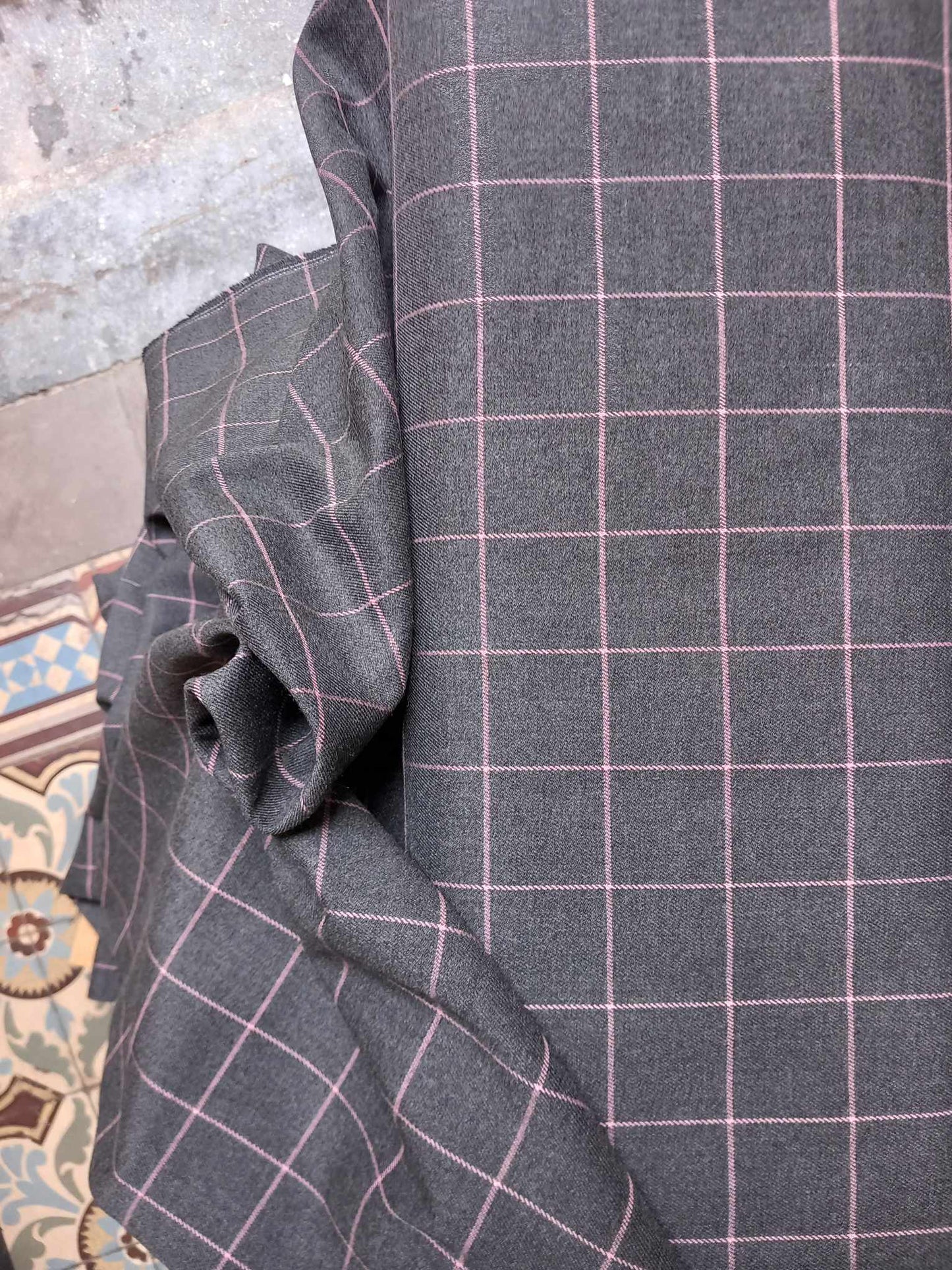 TISSU A CARREAUX GRIS/ ROSE