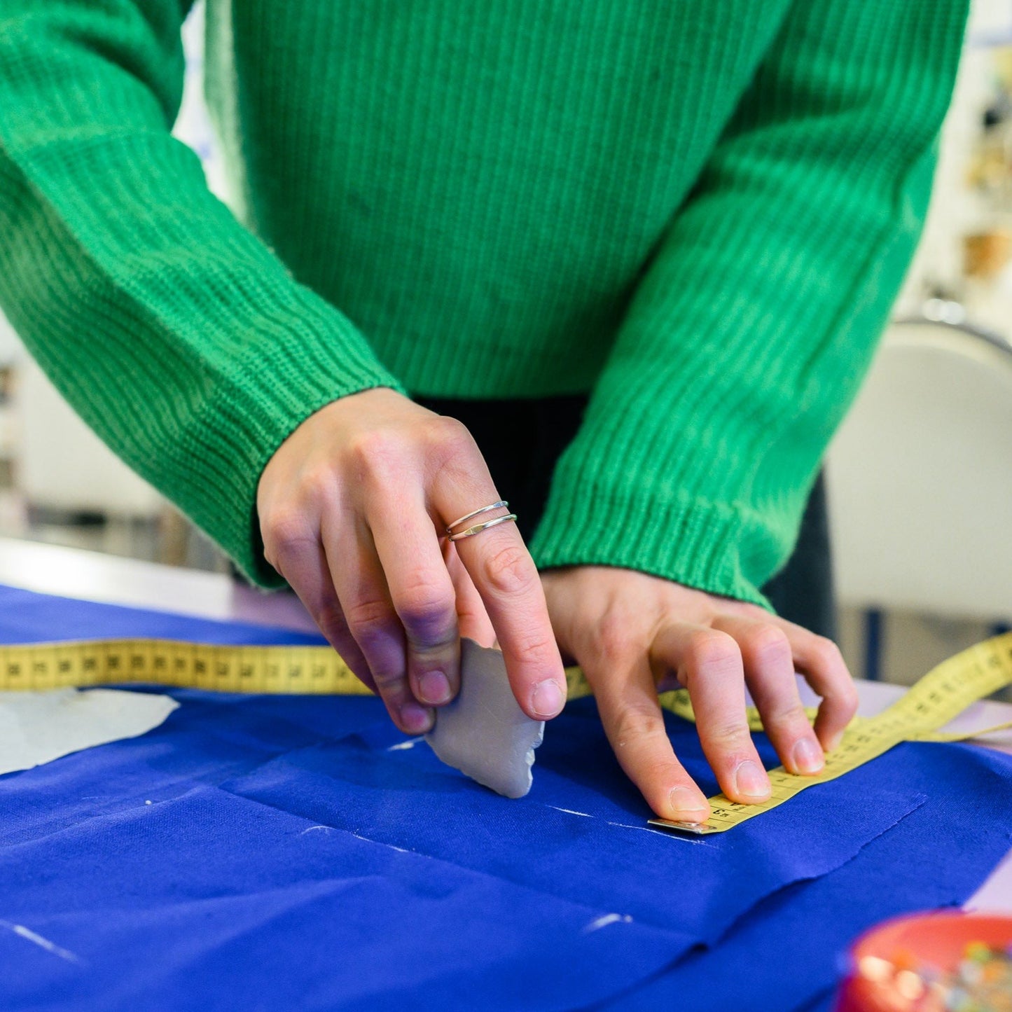 ATELIER MERCREDI 11/10: COUTURE LIBRE 18H-20H30