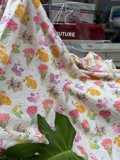 Broderie bouquet fleuri