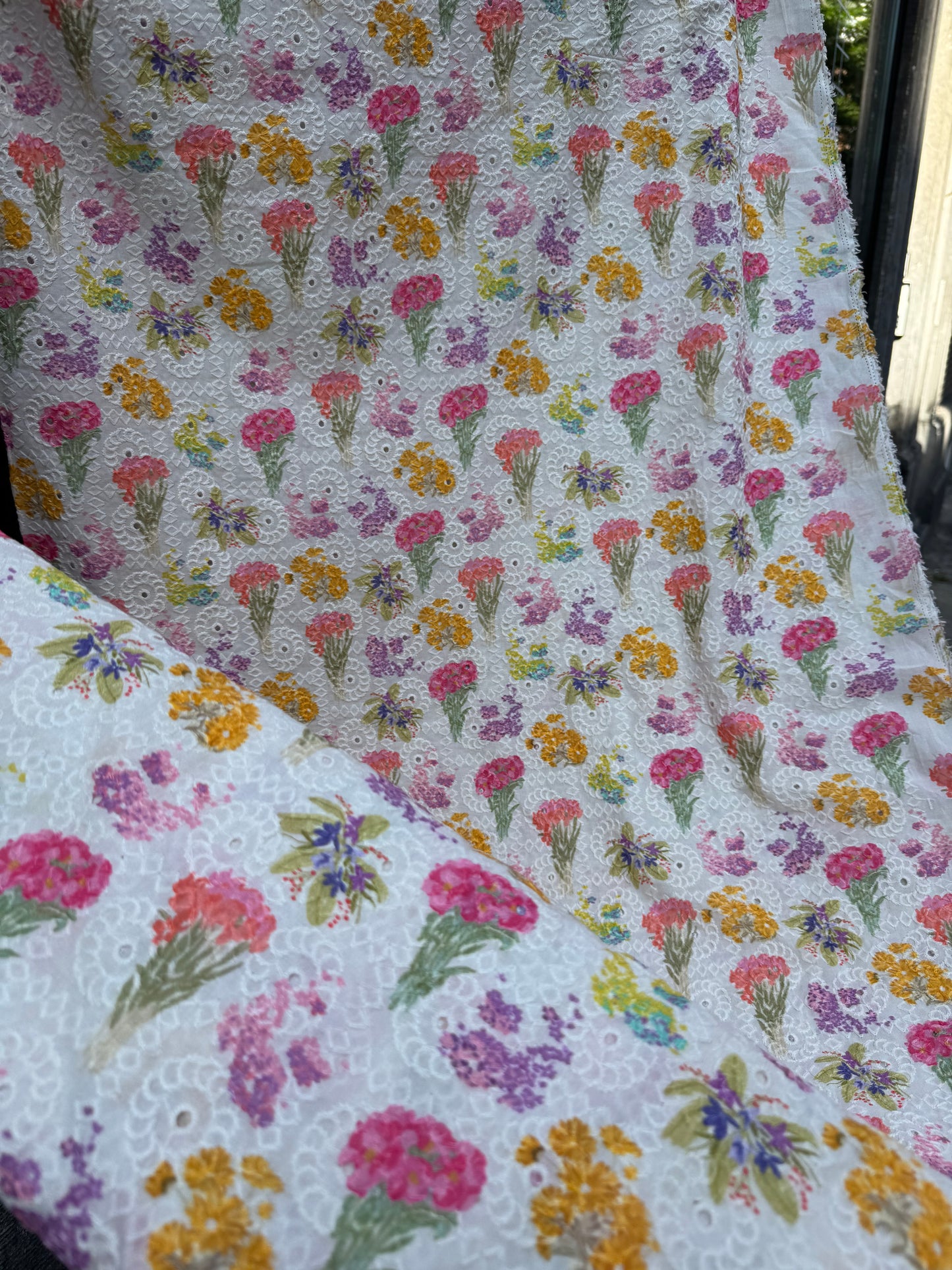 Broderie bouquet fleuri