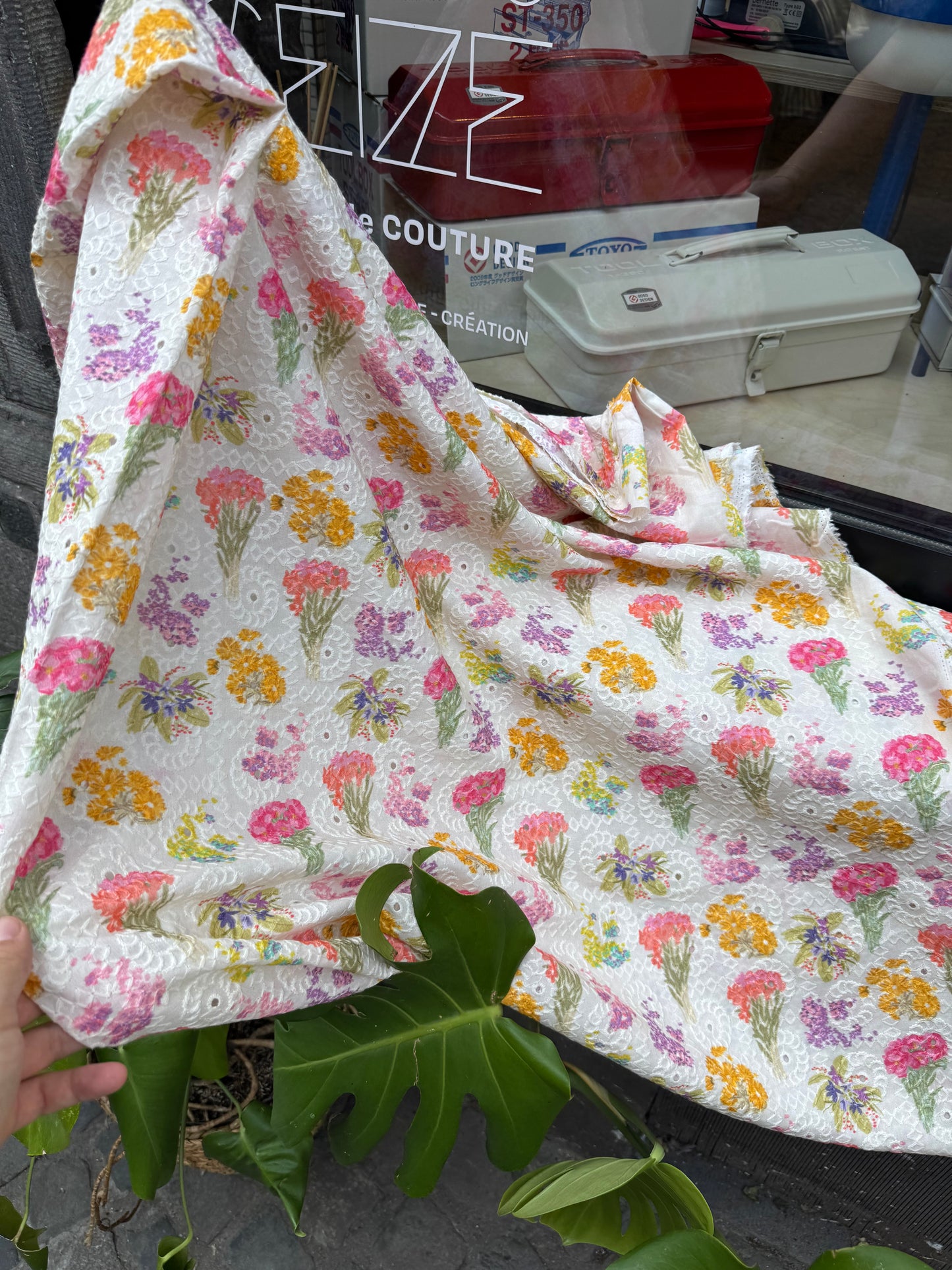Broderie bouquet fleuri