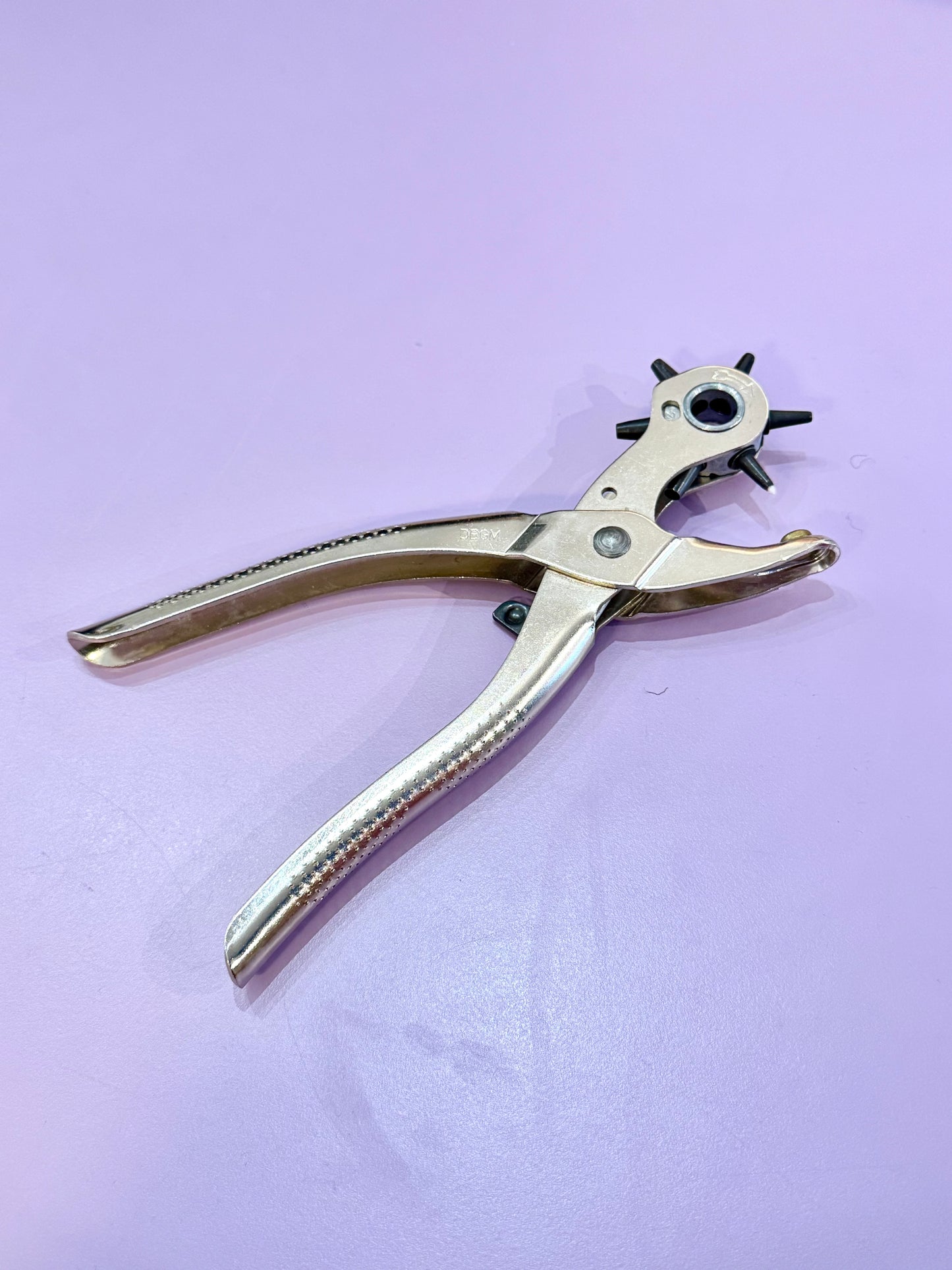 Pince perforatrice cuir – 6 dimensions