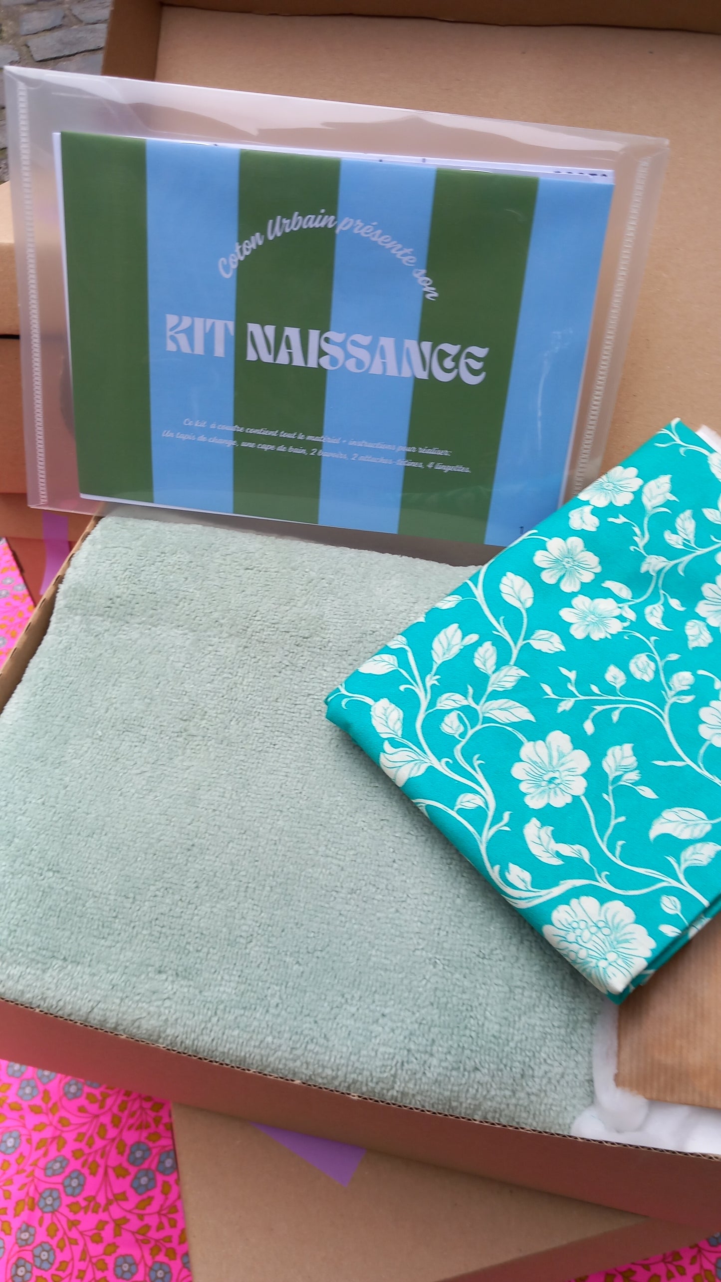 KIT NAISSANCE À COUDRE FLEURS VERTES